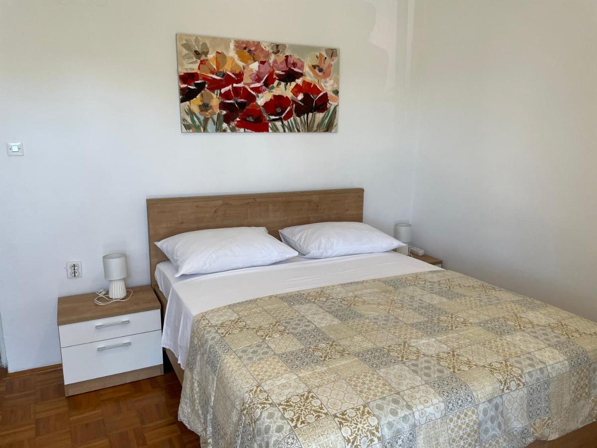 Diana Rooms And Apartments Starigrad Paklenica Εξωτερικό φωτογραφία