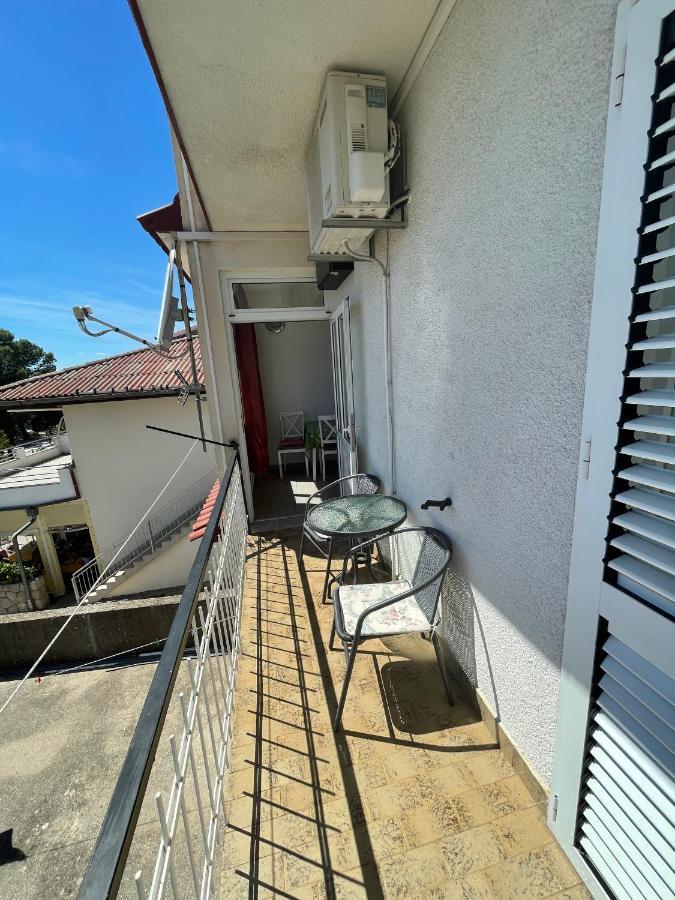 Diana Rooms And Apartments Starigrad Paklenica Εξωτερικό φωτογραφία