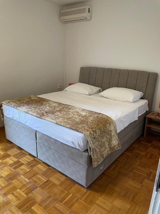 Diana Rooms And Apartments Starigrad Paklenica Εξωτερικό φωτογραφία
