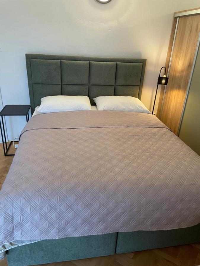 Diana Rooms And Apartments Starigrad Paklenica Εξωτερικό φωτογραφία