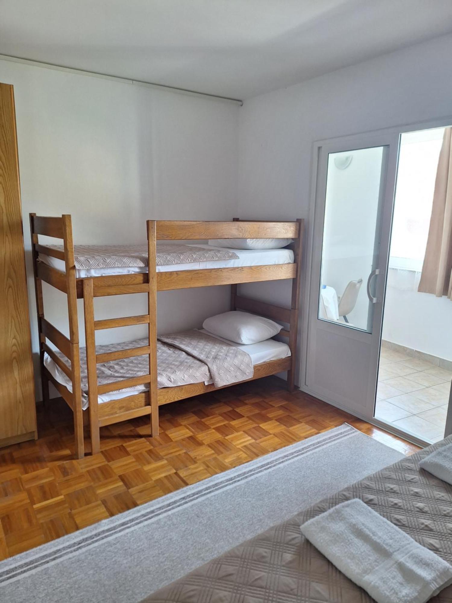 Diana Rooms And Apartments Starigrad Paklenica Εξωτερικό φωτογραφία