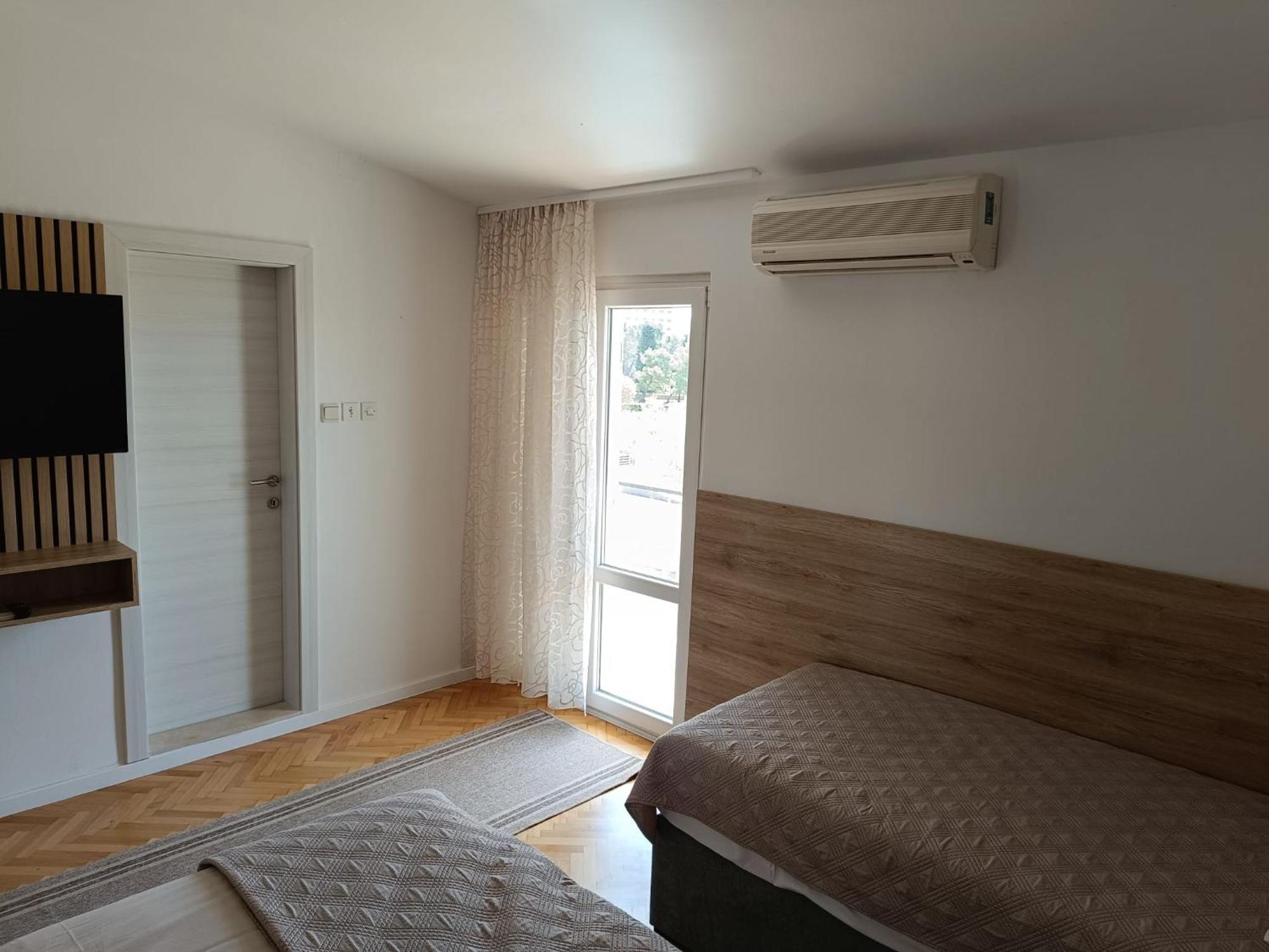 Diana Rooms And Apartments Starigrad Paklenica Εξωτερικό φωτογραφία