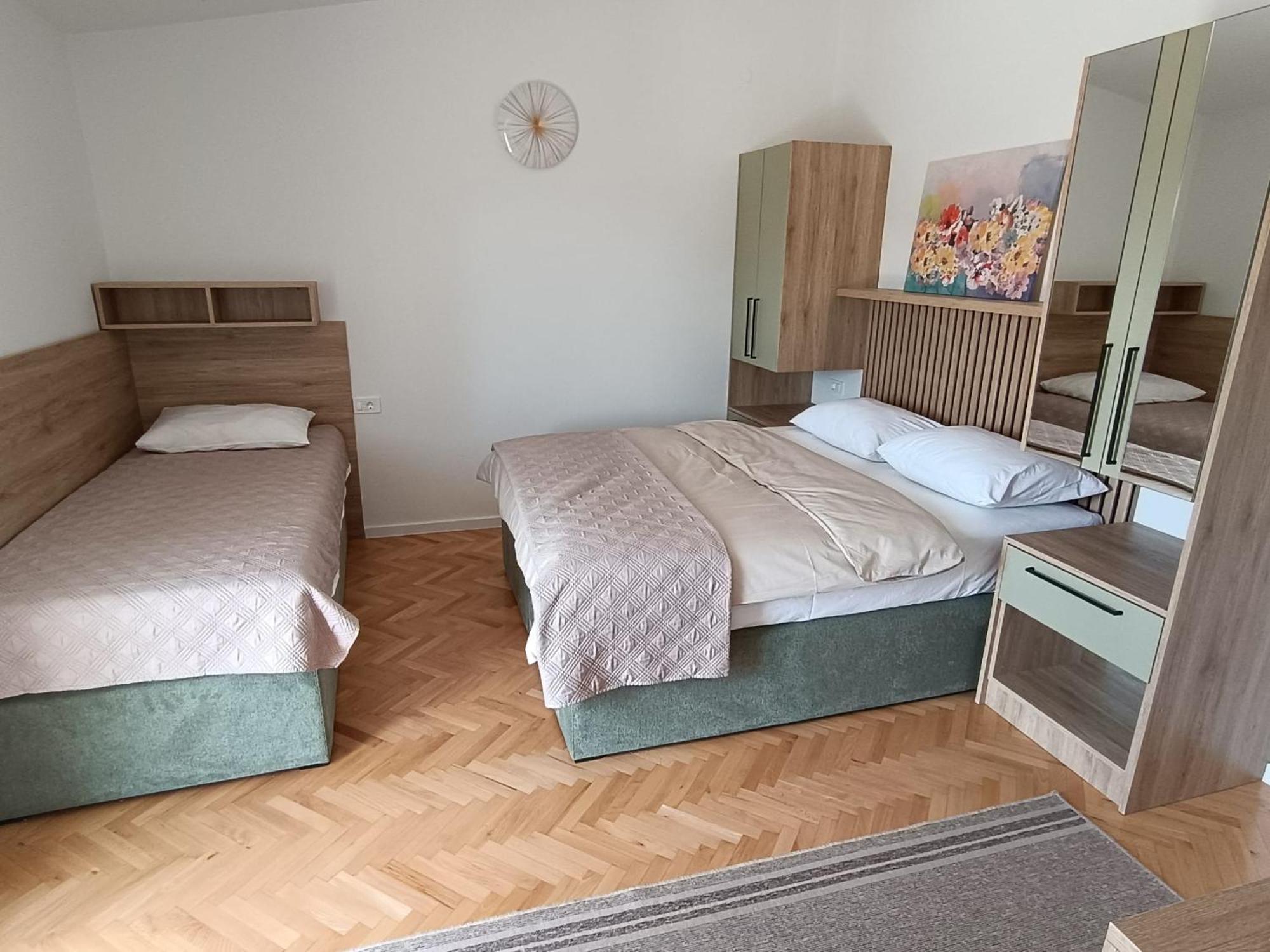Diana Rooms And Apartments Starigrad Paklenica Εξωτερικό φωτογραφία