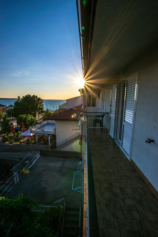 Diana Rooms And Apartments Starigrad Paklenica Εξωτερικό φωτογραφία